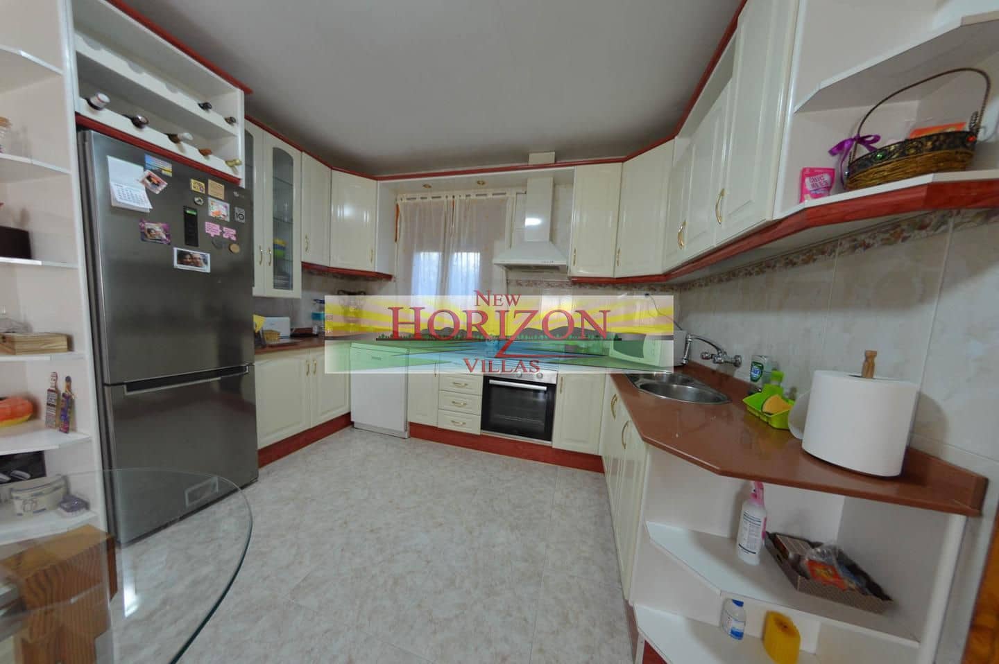 7 slaapkamer Flat te koop in Albox met garage - € 450.000 (Ref: 9628341)