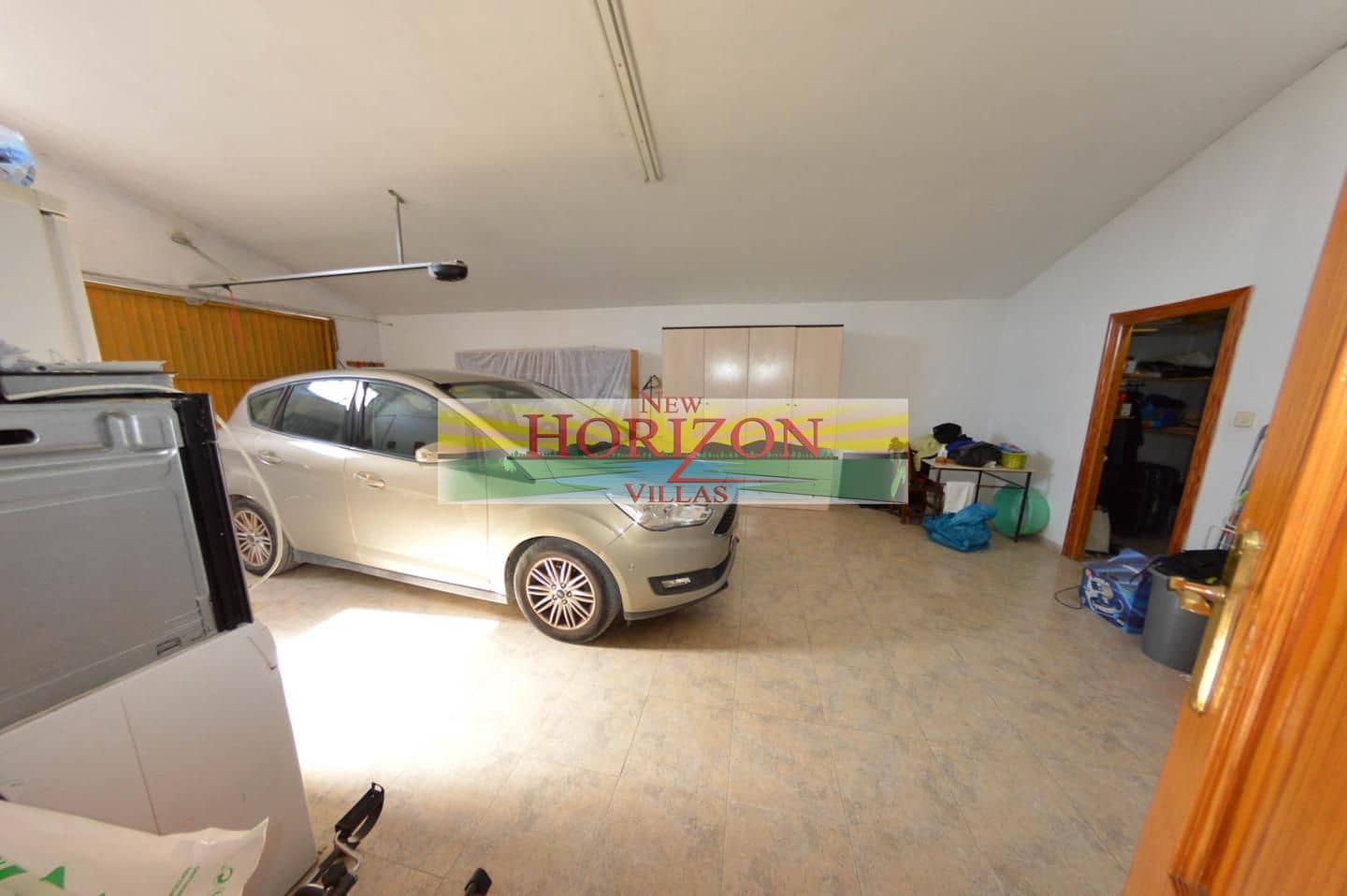 7 slaapkamer Flat te koop in Albox met garage - € 450.000 (Ref: 9628341)