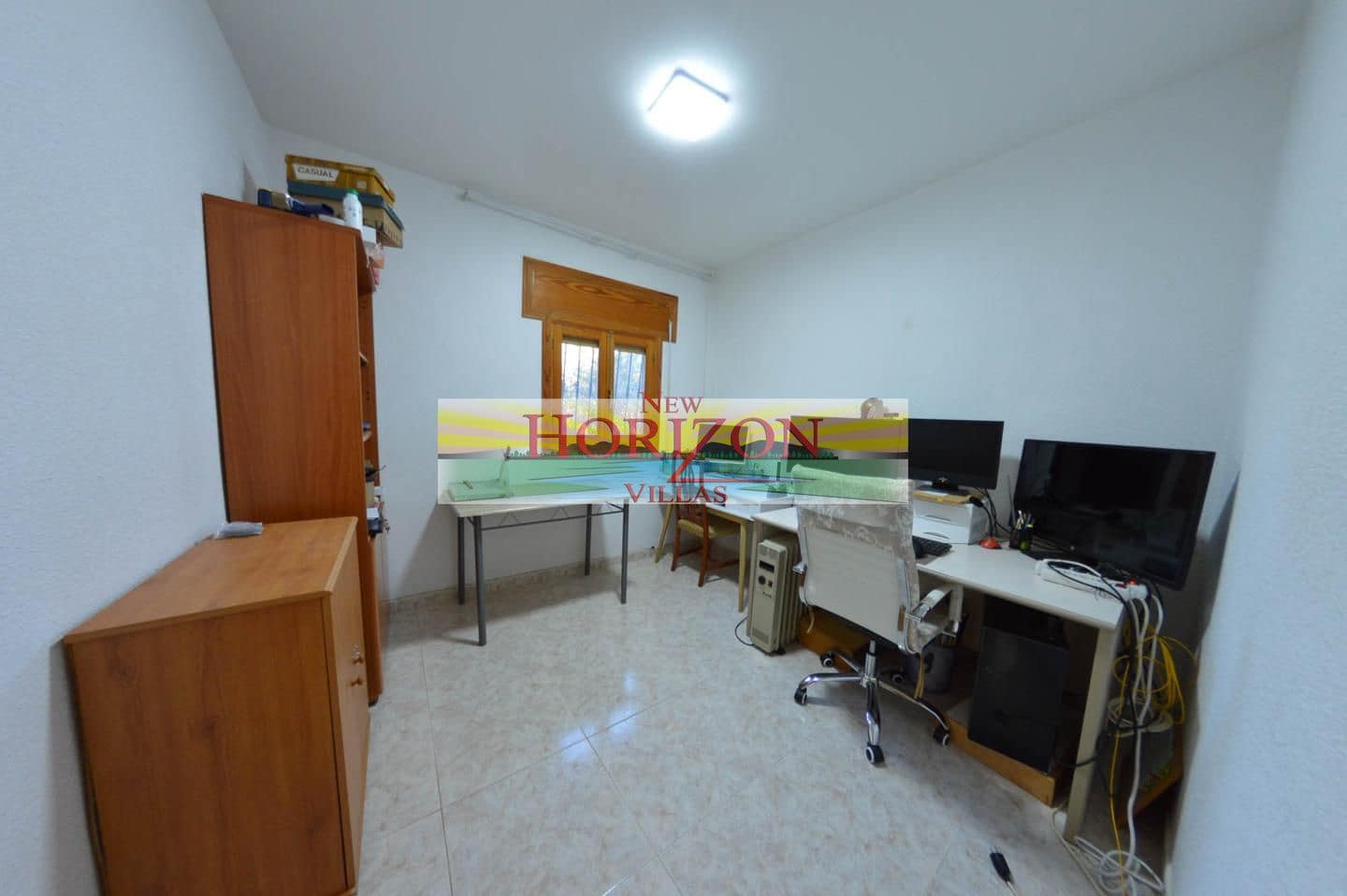 7 slaapkamer Flat te koop in Albox met garage - € 450.000 (Ref: 9628341)