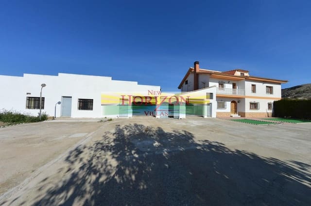 7 slaapkamer Flat te koop in Albox met garage - € 450.000 (Ref: 9628341)