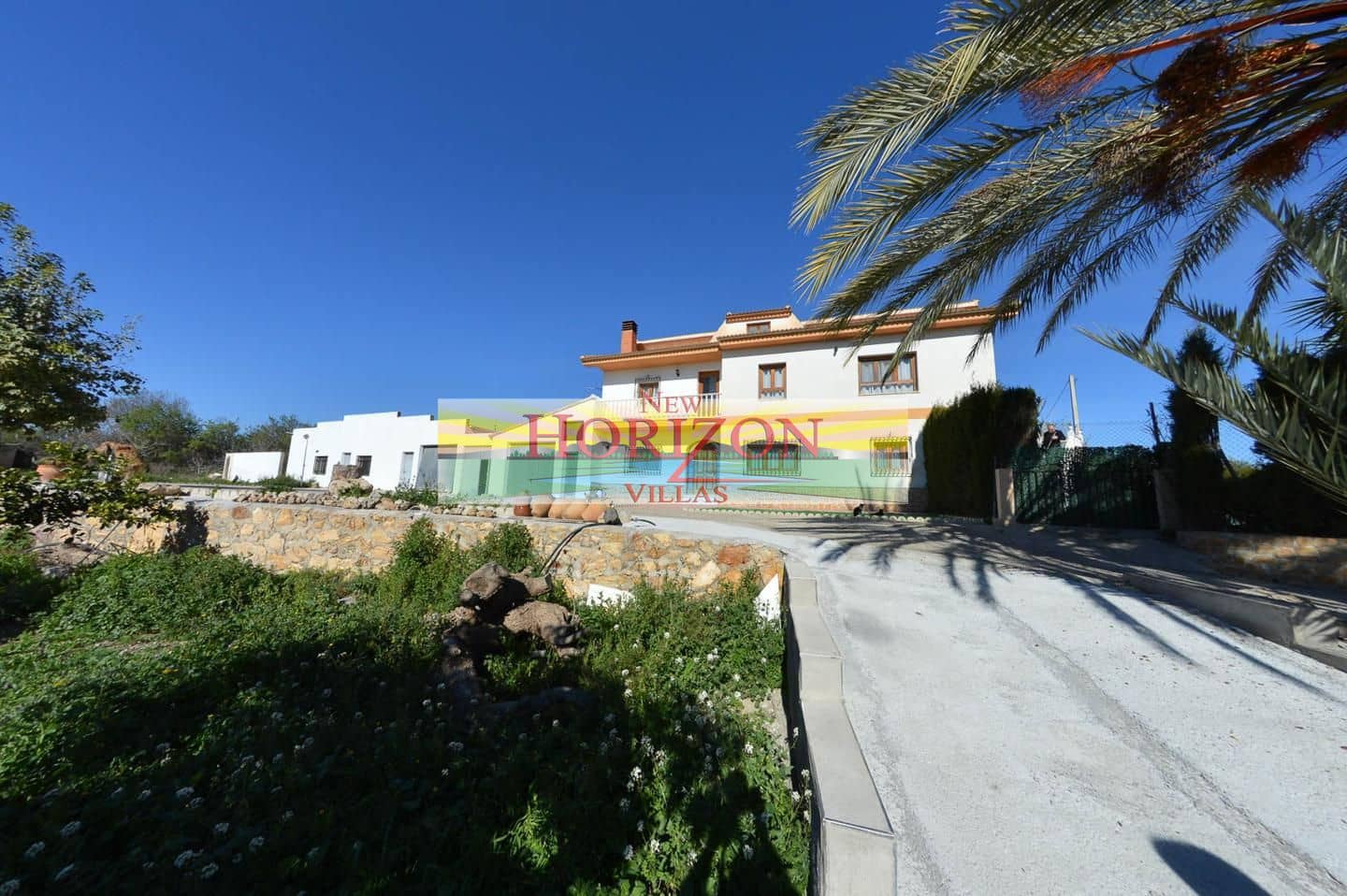 7 slaapkamer Flat te koop in Albox met garage - € 450.000 (Ref: 9628341)