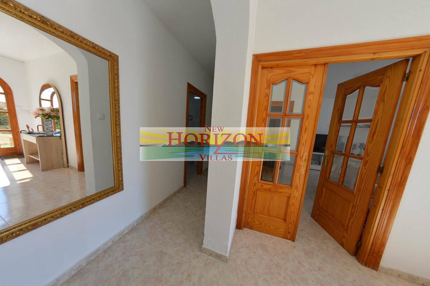 7 slaapkamer Flat te koop in Albox met garage - € 450.000 (Ref: 9628341)