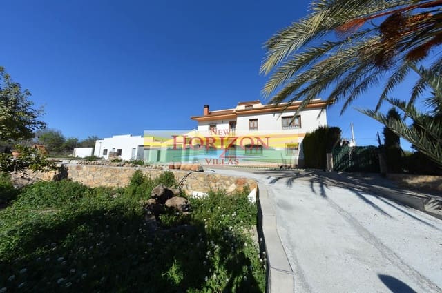 7 slaapkamer Flat te koop in Albox met garage - € 450.000 (Ref: 9628341)