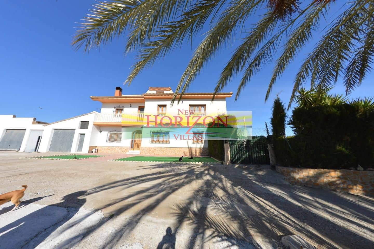 7 slaapkamer Flat te koop in Albox met garage - € 450.000 (Ref: 9628341)