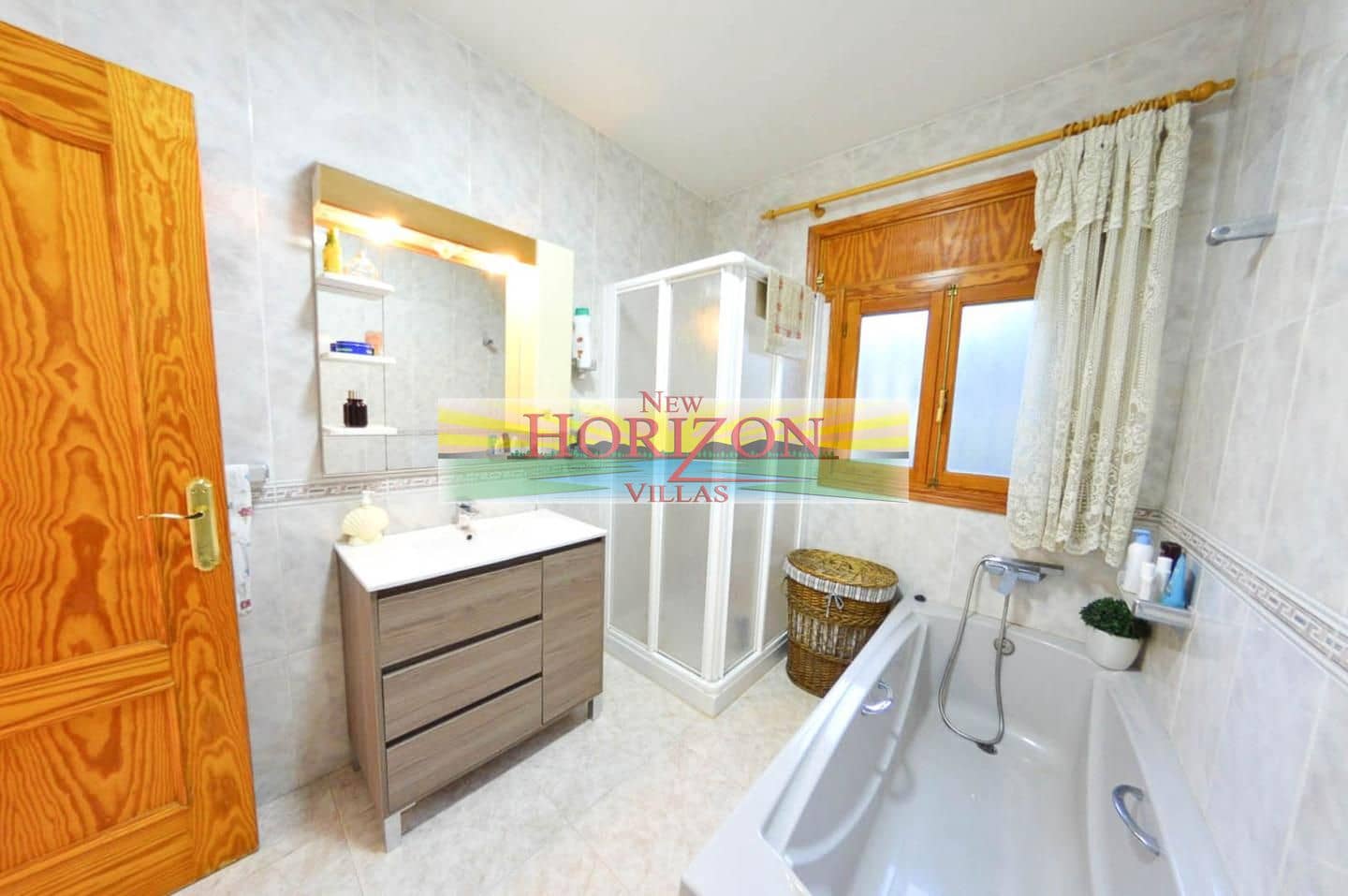 7 slaapkamer Villa te koop in Albox met garage - € 450.000 (Ref: 9667127)