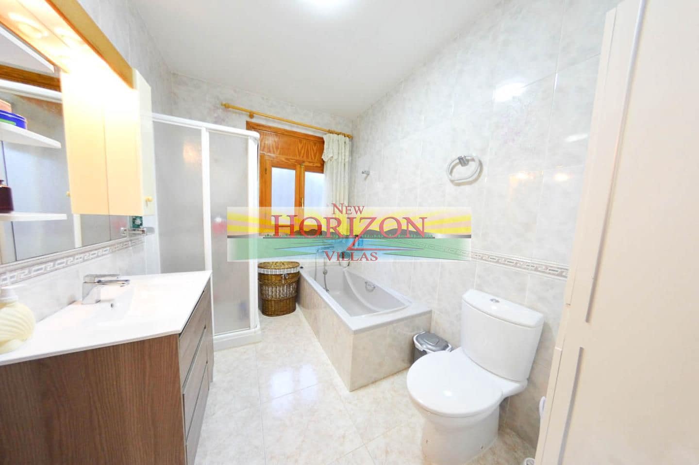 7 slaapkamer Villa te koop in Albox met garage - € 450.000 (Ref: 9667127)