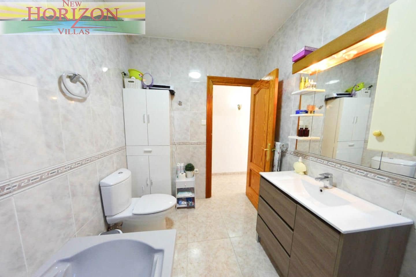 7 bedroom Villa for sale in Albox with garage - € 295,000 (Ref: 9667127)