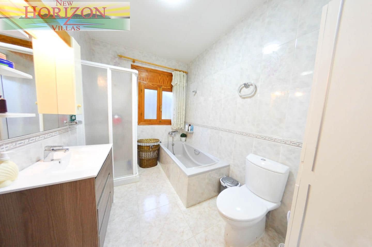 7 bedroom Villa for sale in Albox with garage - € 295,000 (Ref: 9667127)