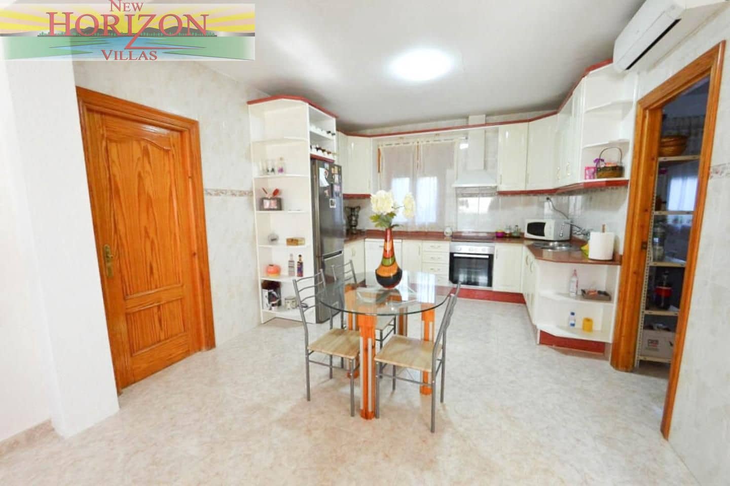 7 bedroom Villa for sale in Albox with garage - € 295,000 (Ref: 9667127)