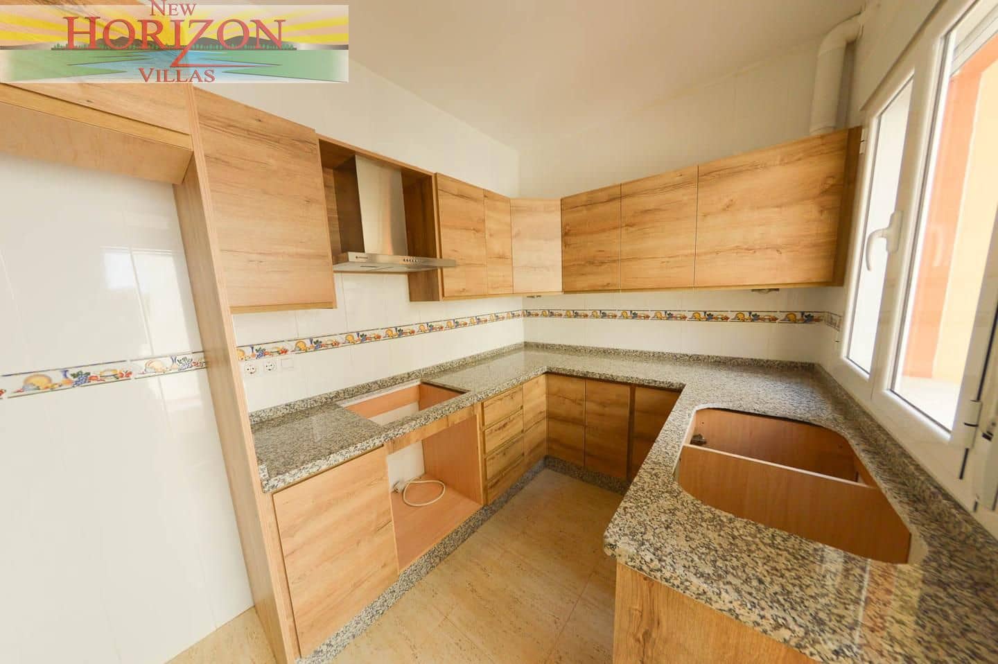 4 bedroom Bungalow for sale in La Alfoquia - € 165,000 (Ref: 9723566)