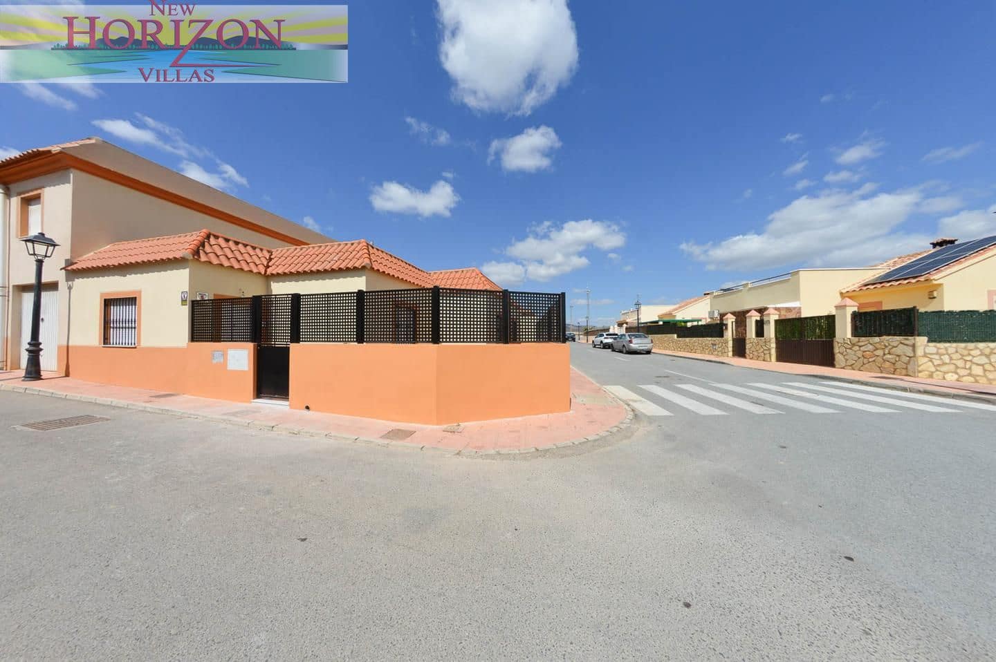 4 bedroom Bungalow for sale in La Alfoquia - € 165,000 (Ref: 9723566)