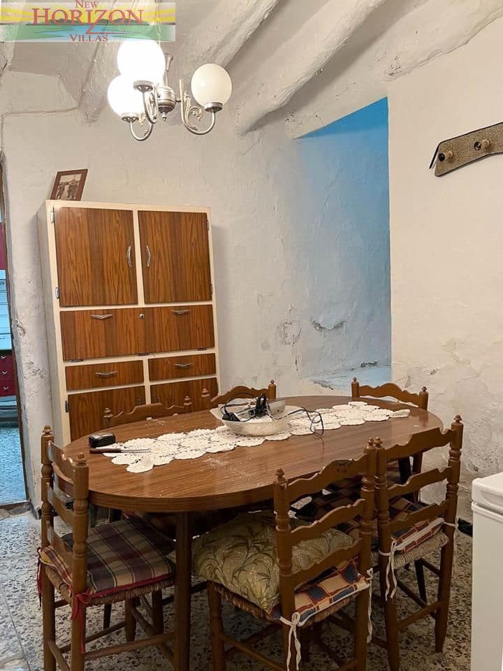 Chalet de 3 habitaciones en Fines en venta - 28.000 € (Ref: 9724892)