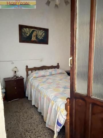 Chalet de 3 habitaciones en Fines en venta - 28.000 € (Ref: 9724892)