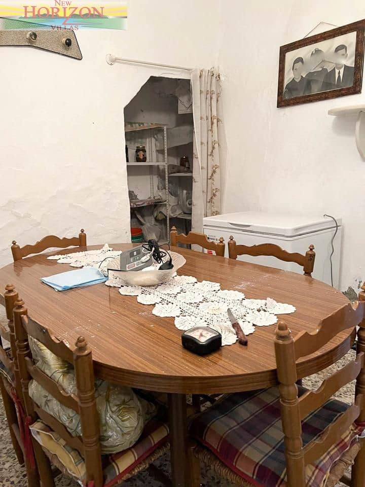 Chalet de 3 habitaciones en Fines en venta - 28.000 € (Ref: 9724892)