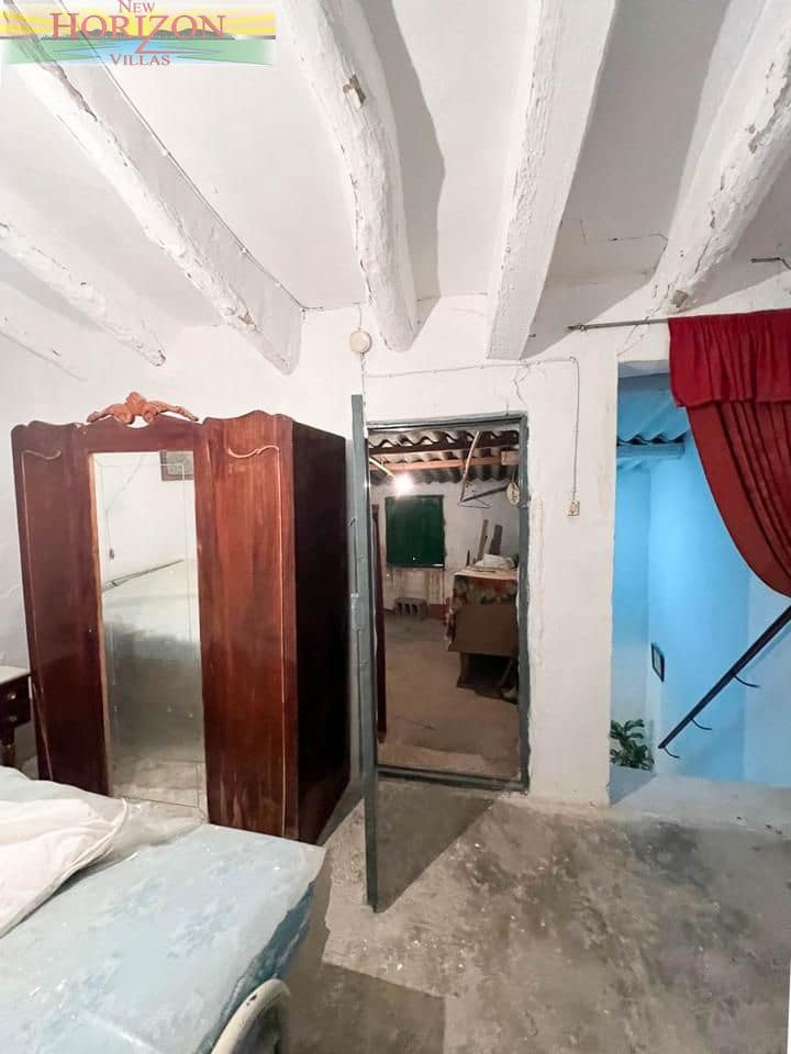 Chalet de 3 habitaciones en Fines en venta - 28.000 € (Ref: 9724892)