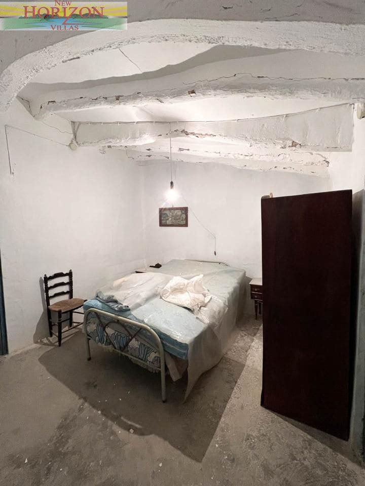 Chalet de 3 habitaciones en Fines en venta - 28.000 € (Ref: 9724892)