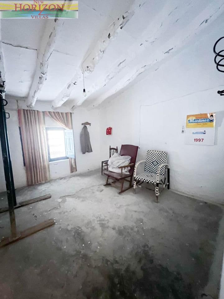 Chalet de 3 habitaciones en Fines en venta - 28.000 € (Ref: 9724892)