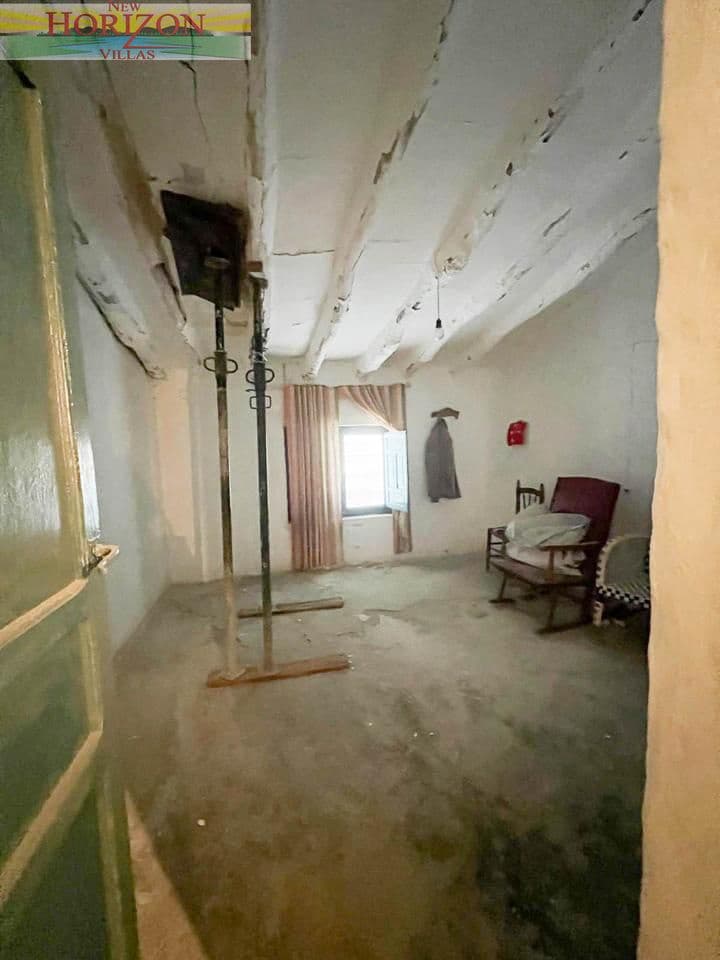 Chalet de 3 habitaciones en Fines en venta - 28.000 € (Ref: 9724892)