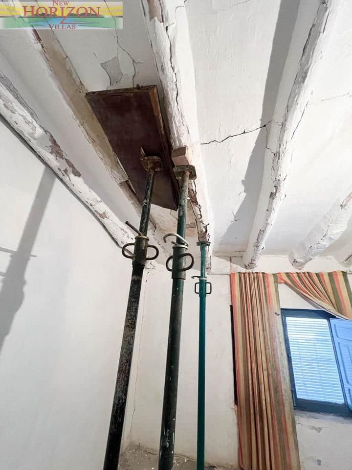 Chalet de 3 habitaciones en Fines en venta - 28.000 € (Ref: 9724892)