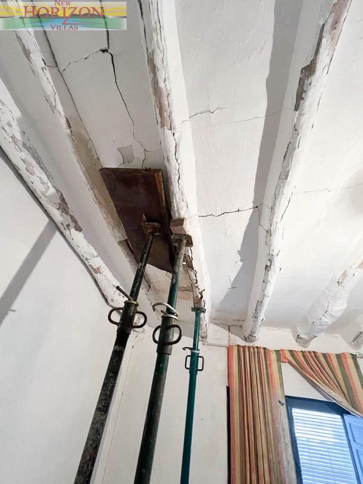 Chalet de 3 habitaciones en Fines en venta - 28.000 € (Ref: 9724892)