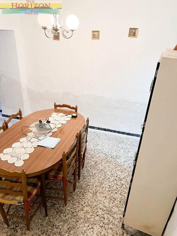 Chalet de 3 habitaciones en Fines en venta - 28.000 € (Ref: 9724892)