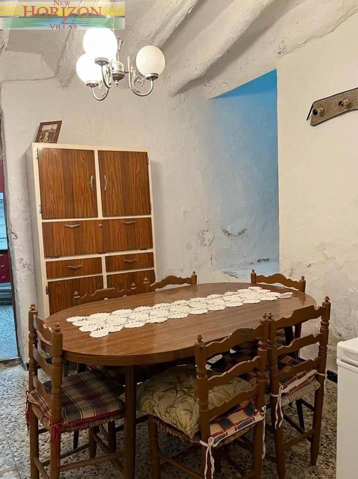 Chalet de 3 habitaciones en Fines en venta - 28.000 € (Ref: 9724892)