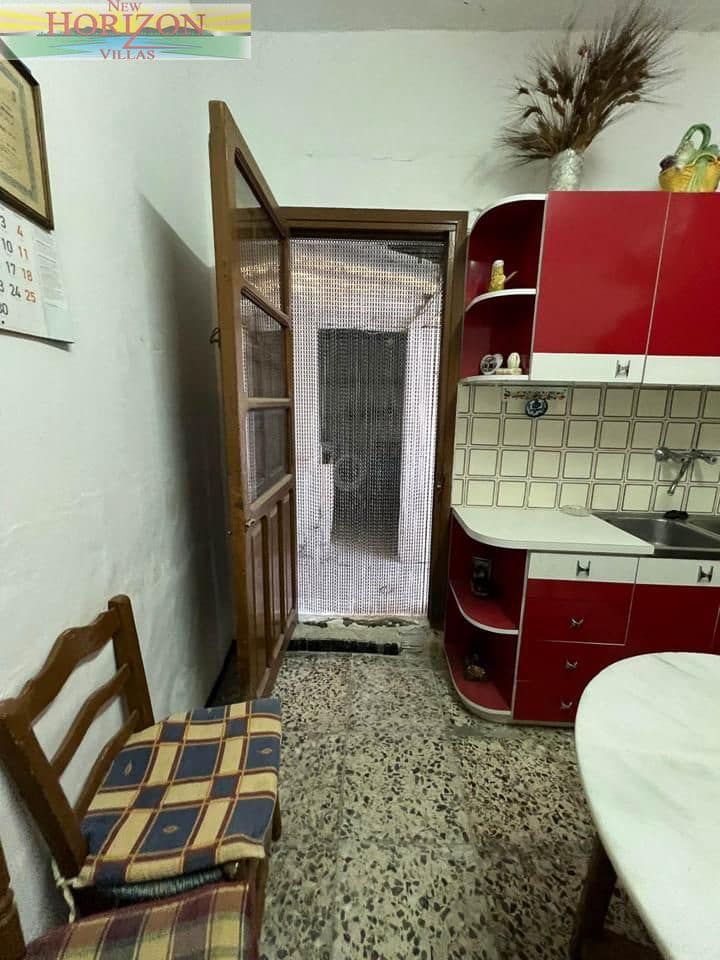 Chalet de 3 habitaciones en Fines en venta - 28.000 € (Ref: 9724892)