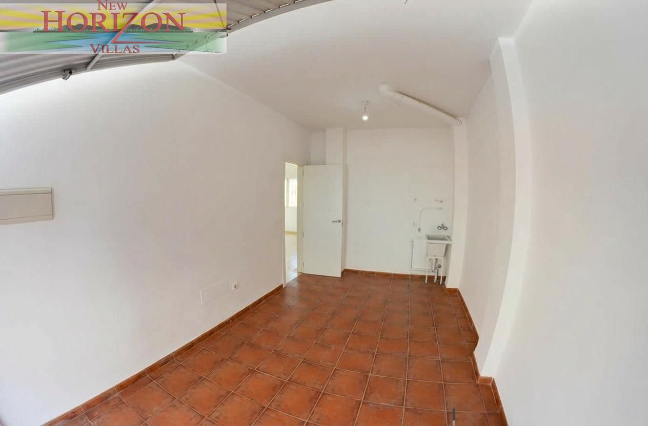 3 bedroom Flat for sale in La Alfoquia with garage - € 159,900 (Ref: 9724893)