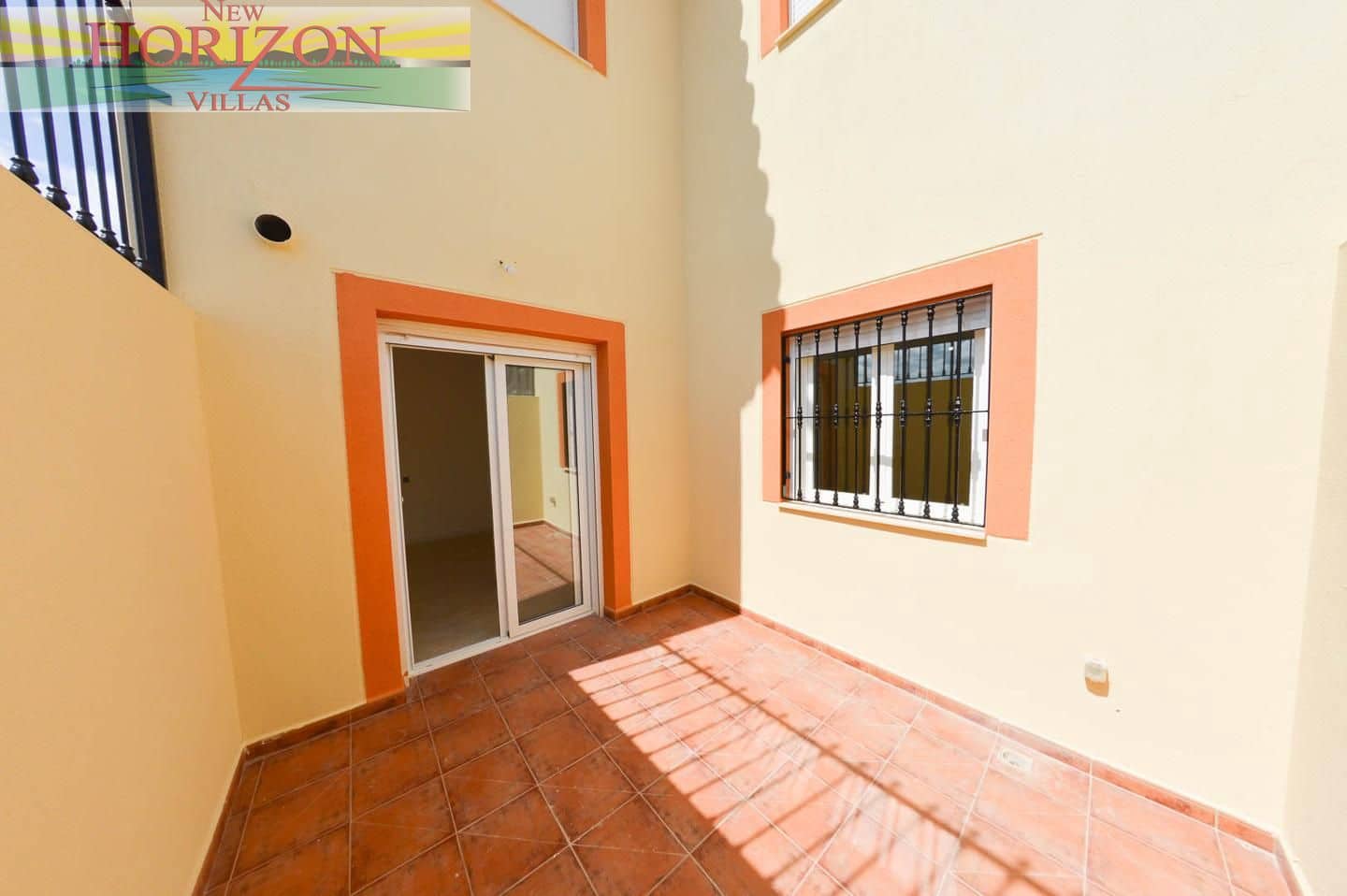 3 bedroom Flat for sale in La Alfoquia with garage - € 159,900 (Ref: 9724893)