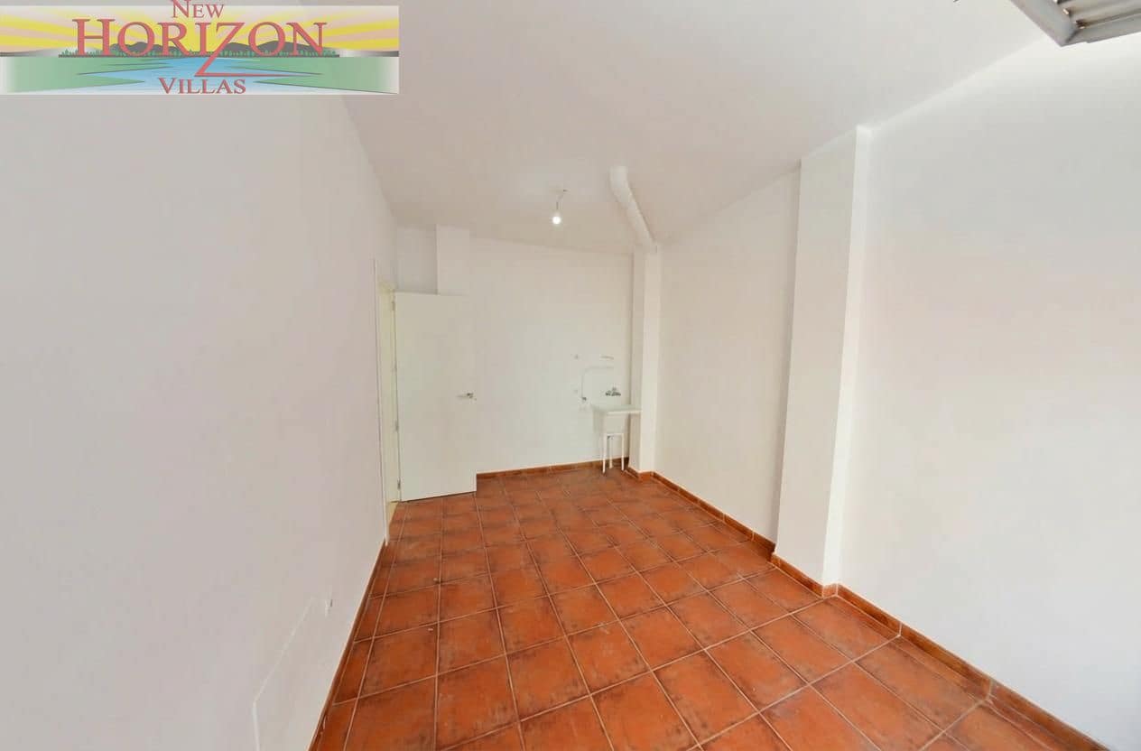 3 bedroom Flat for sale in La Alfoquia with garage - € 159,900 (Ref: 9724893)