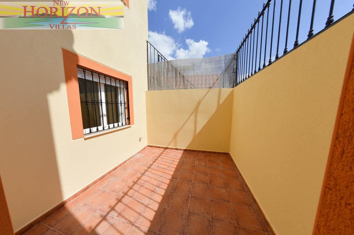 3 bedroom Flat for sale in La Alfoquia with garage - € 159,900 (Ref: 9724893)