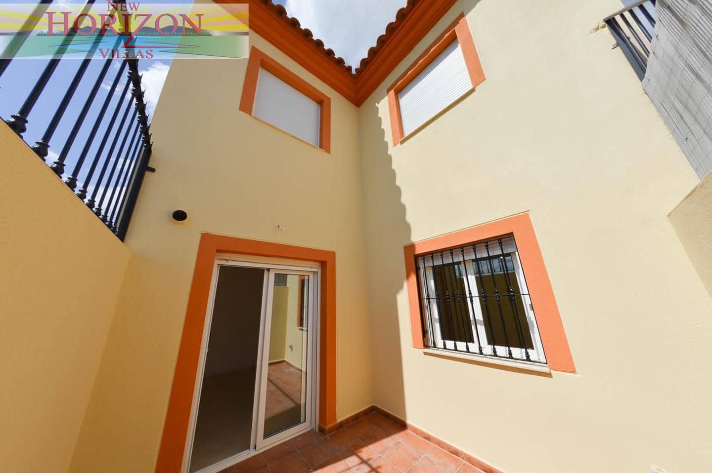 3 bedroom Flat for sale in La Alfoquia with garage - € 159,900 (Ref: 9724893)