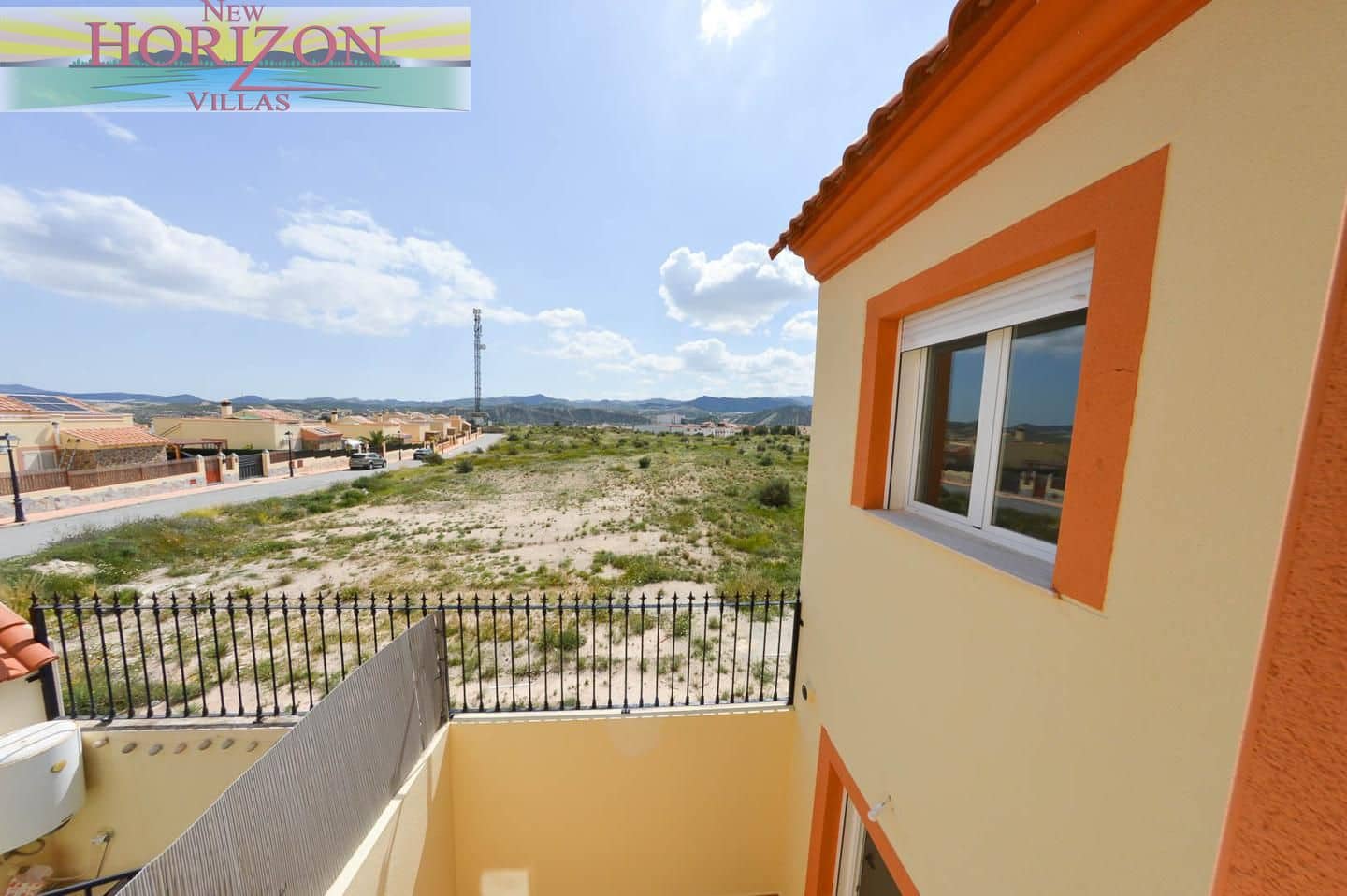 3 bedroom Flat for sale in La Alfoquia with garage - € 159,900 (Ref: 9724893)