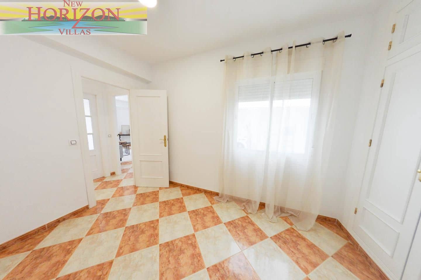 4 bedroom Flat for sale in Zurgena - € 119,000 (Ref: 9733814)