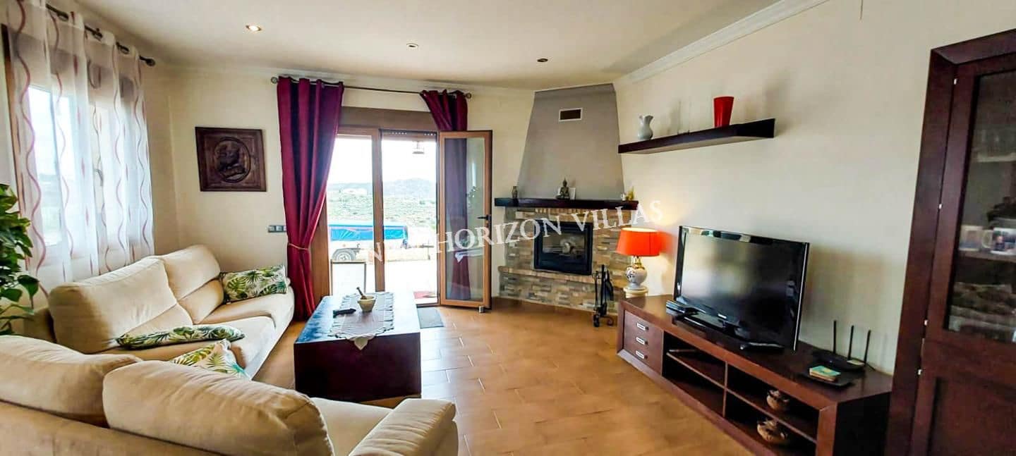 4 bedroom Villa for rent in El Cucador - € 700 (Ref: 9759477)