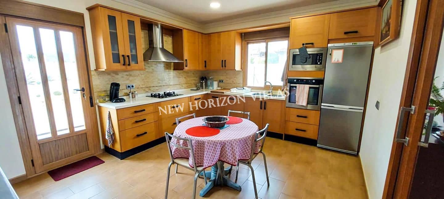 4 bedroom Villa for rent in El Cucador - € 700 (Ref: 9759477)