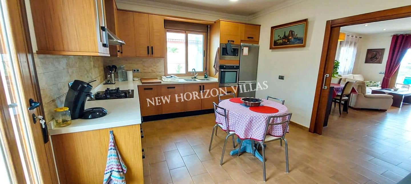 4 bedroom Villa for rent in El Cucador - € 700 (Ref: 9759477)