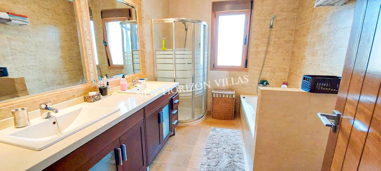 4 bedroom Villa for rent in El Cucador - € 700 (Ref: 9759477)