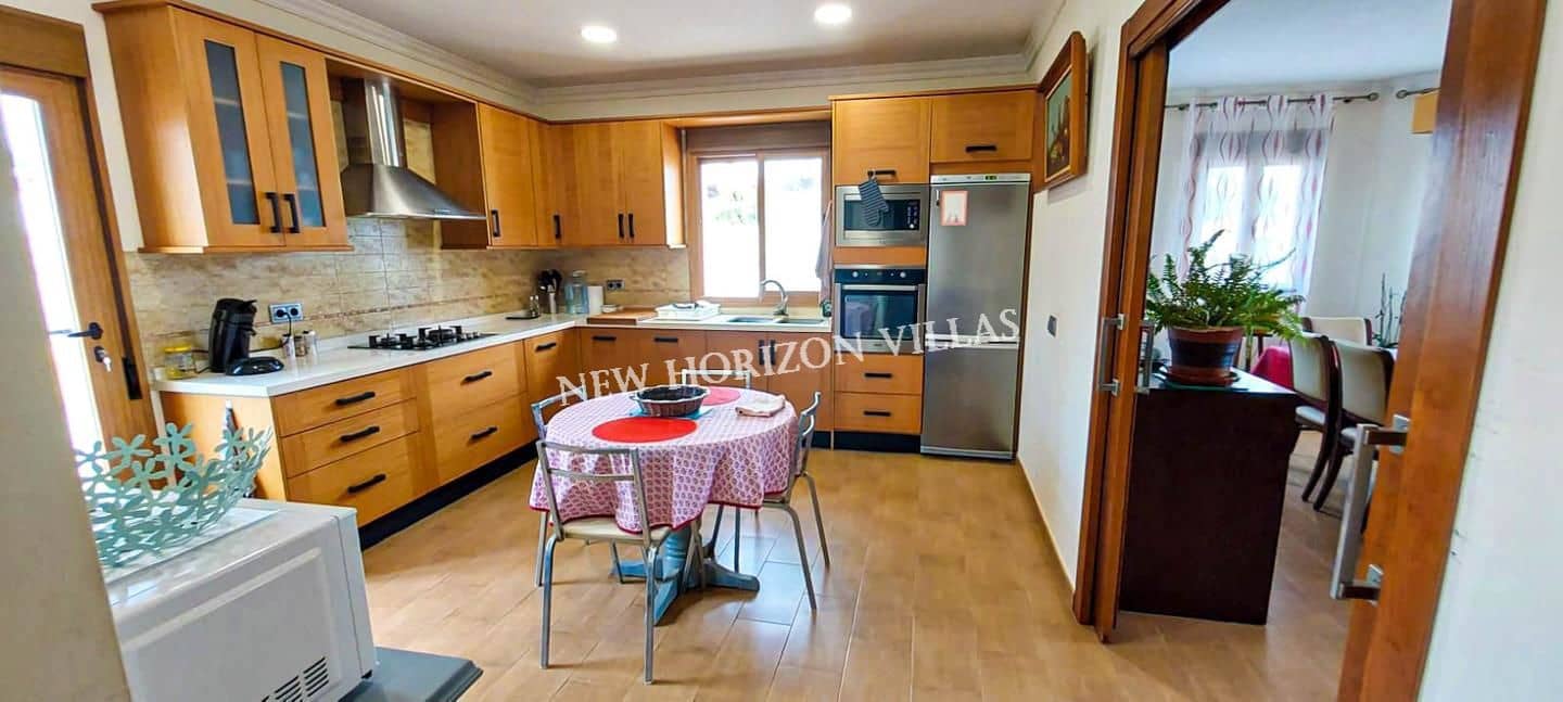 4 bedroom Villa for rent in El Cucador - € 700 (Ref: 9759477)