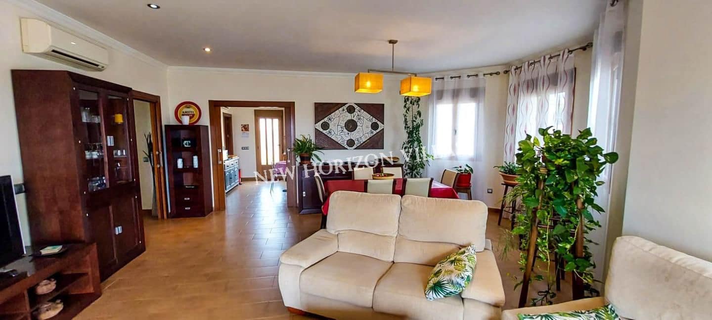 4 bedroom Villa for rent in El Cucador - € 700 (Ref: 9759477)