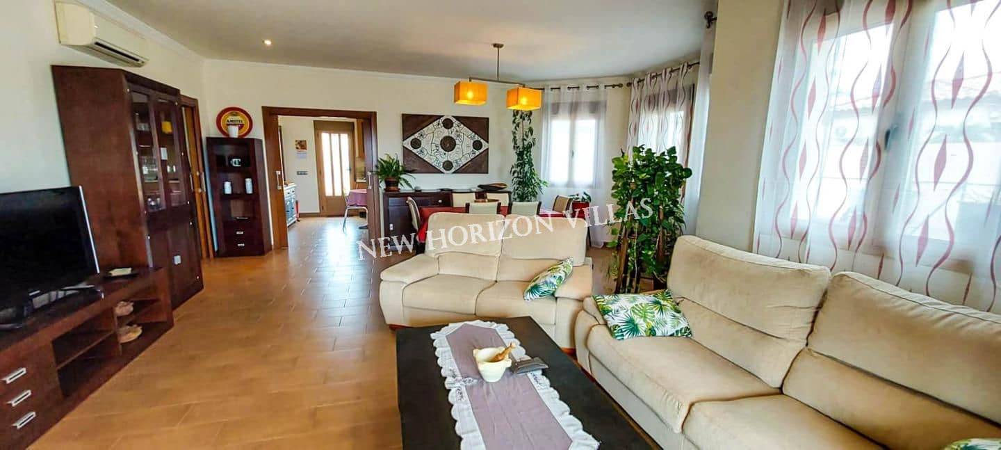 4 bedroom Villa for rent in El Cucador - € 700 (Ref: 9759477)