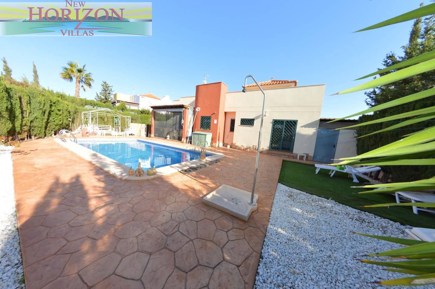 Chalet de 3 habitaciones en Zurgena en alquiler con piscina garaje - 900 € (Ref: 9795577)