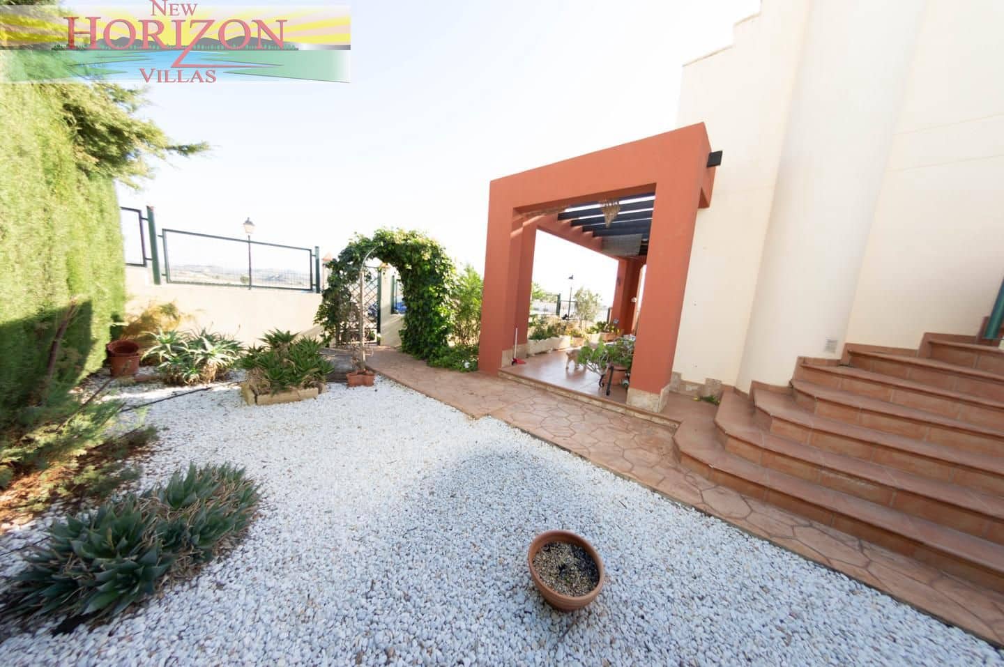 Chalet de 3 habitaciones en Zurgena en alquiler con piscina garaje - 900 € (Ref: 9795577)