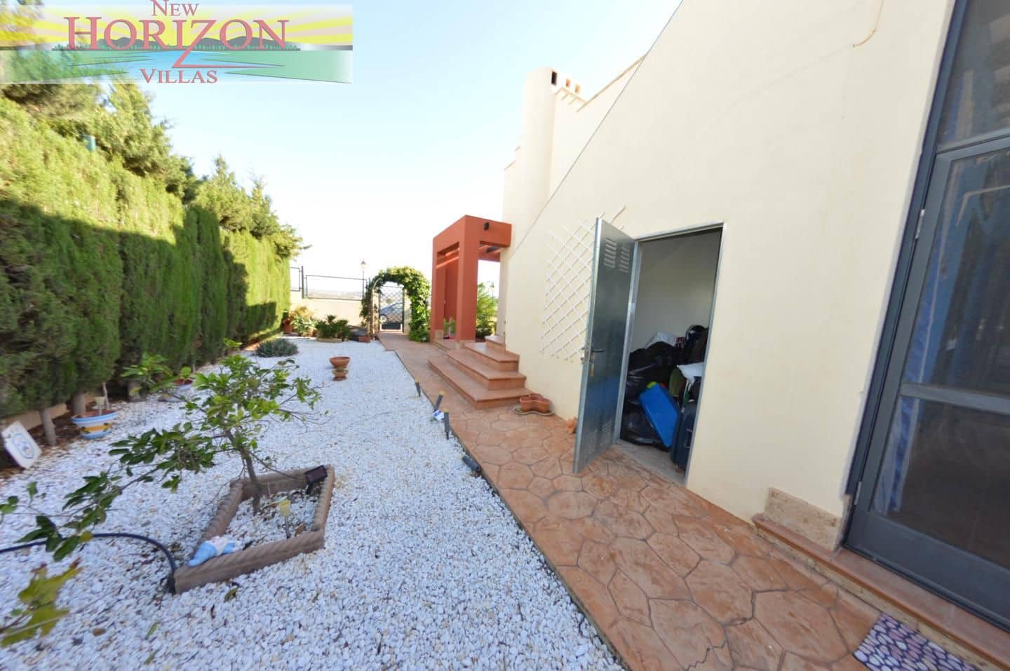 Chalet de 3 habitaciones en Zurgena en alquiler con piscina garaje - 900 € (Ref: 9795577)