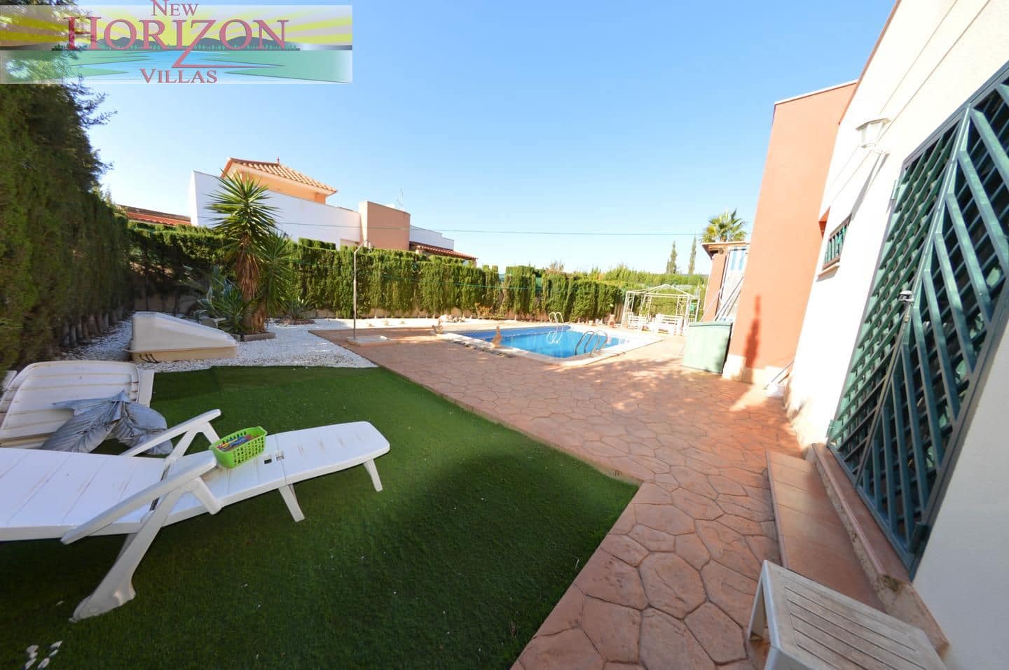 Chalet de 3 habitaciones en Zurgena en alquiler con piscina garaje - 900 € (Ref: 9795577)