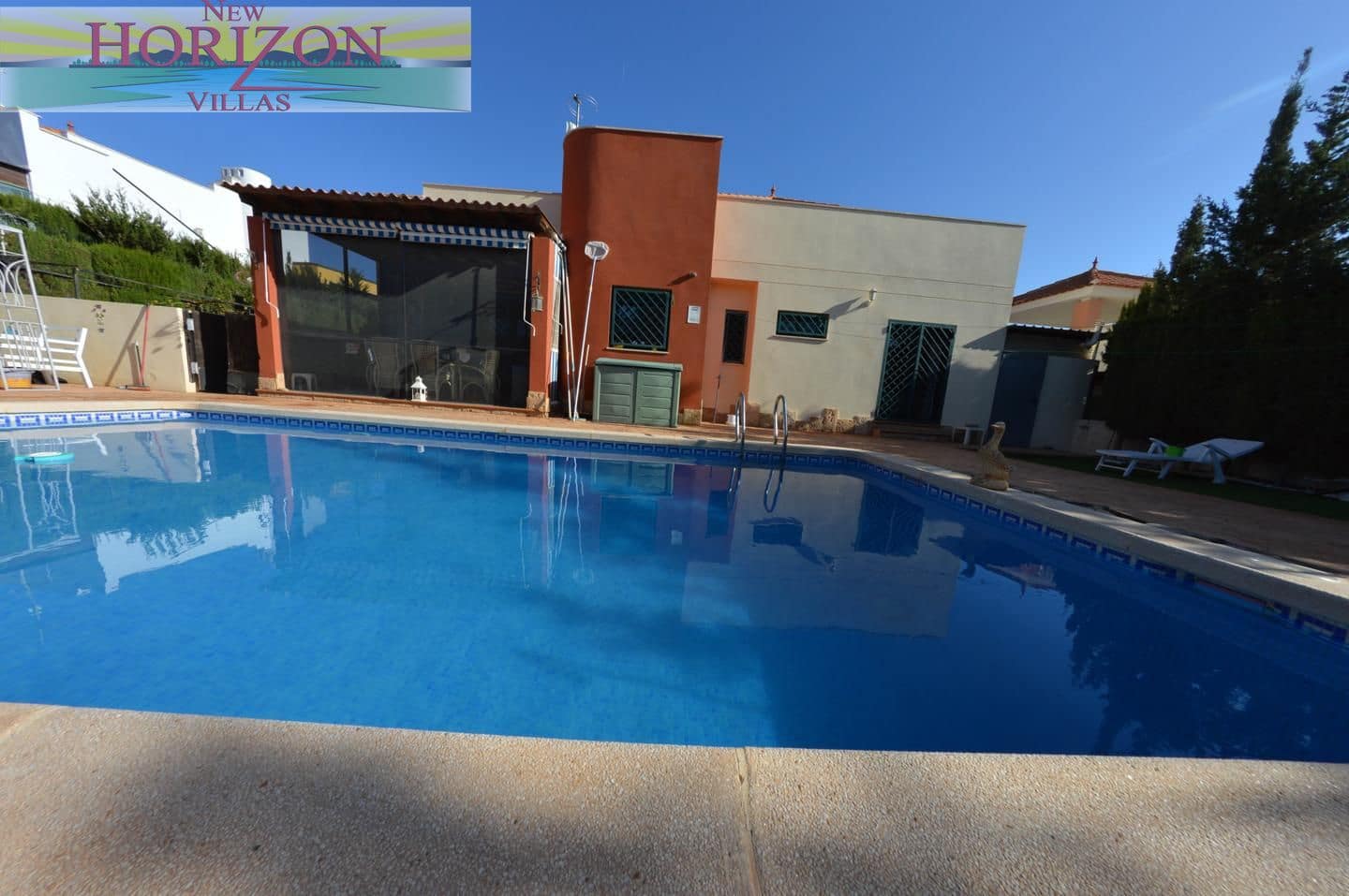 Chalet de 3 habitaciones en Zurgena en alquiler con piscina garaje - 900 € (Ref: 9795577)