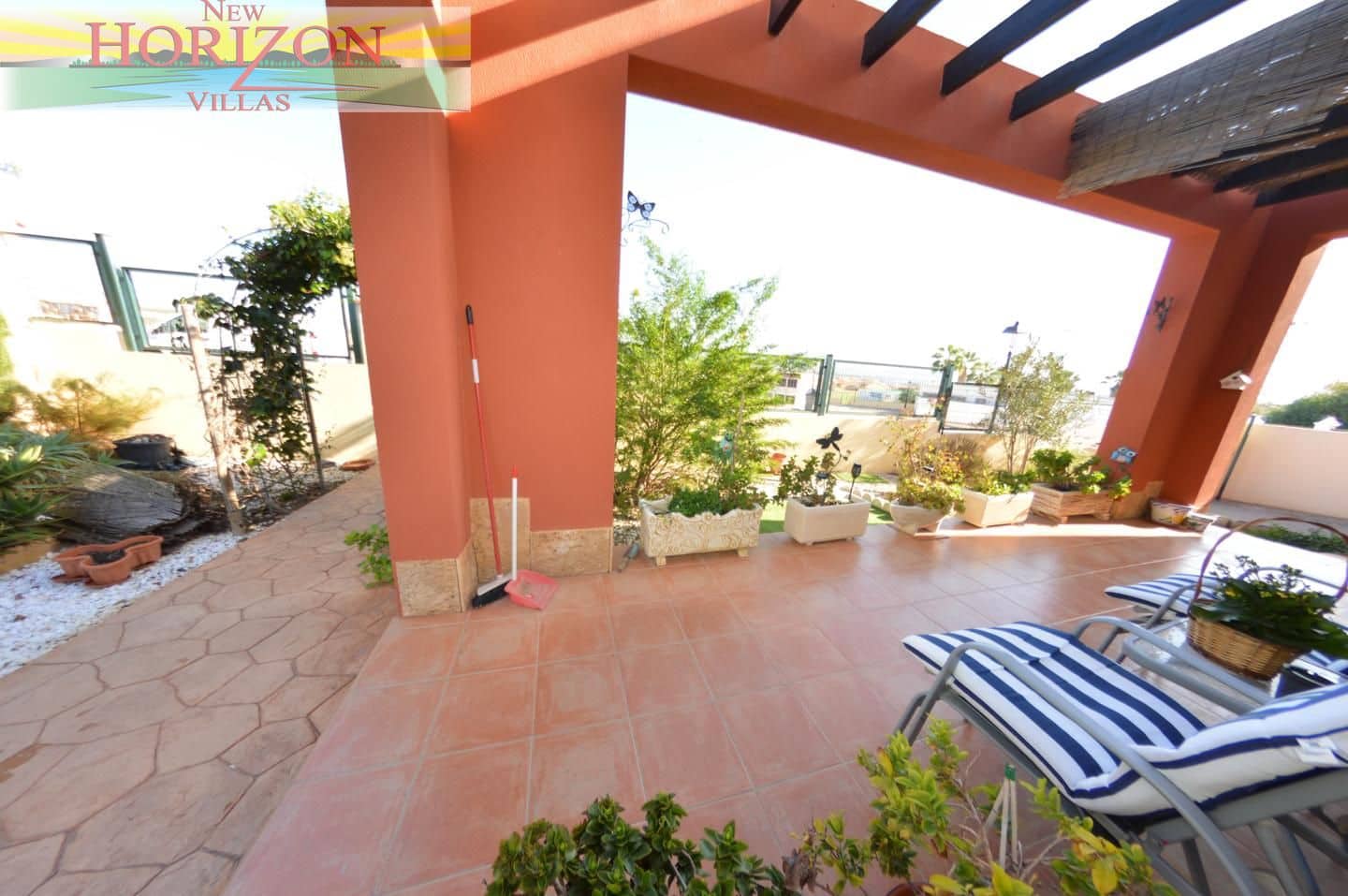 Chalet de 3 habitaciones en Zurgena en alquiler con piscina garaje - 900 € (Ref: 9795577)