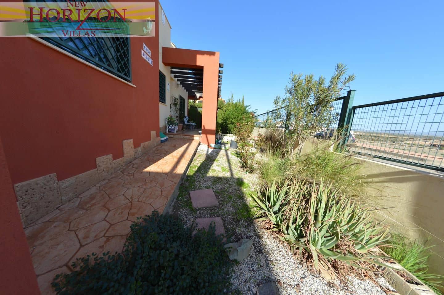 Chalet de 3 habitaciones en Zurgena en alquiler con piscina garaje - 900 € (Ref: 9795577)