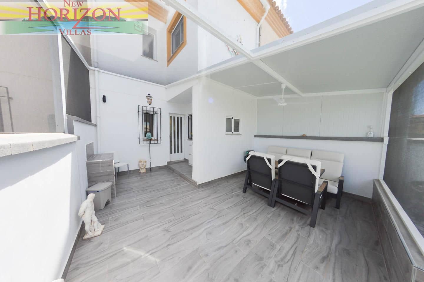 2 bedroom Flat for sale in La Alfoquia with pool - € 130,000 (Ref: 9838465)