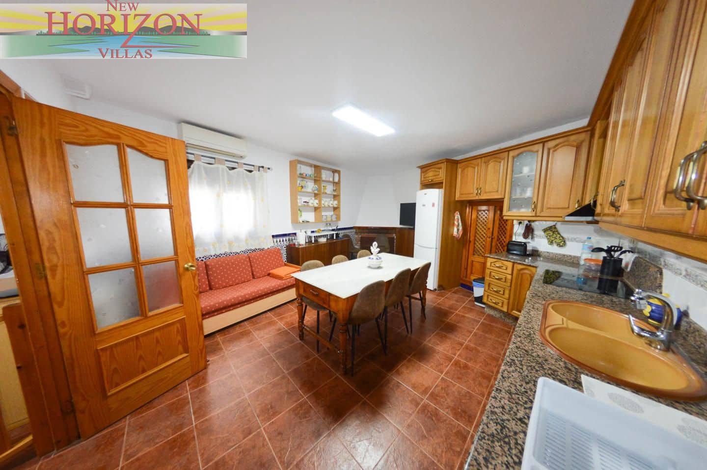 Piso de 5 habitaciones en Taberno en alquiler - 800 € (Ref: 9850428)